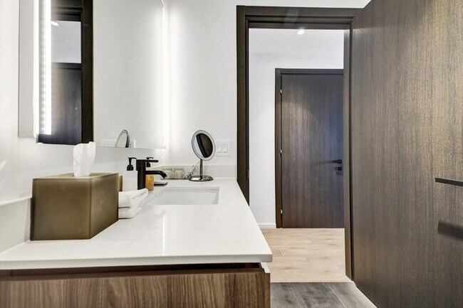 Foto del edificio - 398 NE 5th St