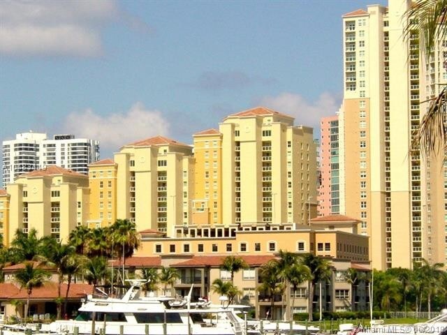 Foto del edificio - 3330 NE 190th St