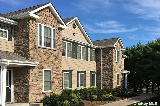 Building Photo - 1002 Vista View Dr