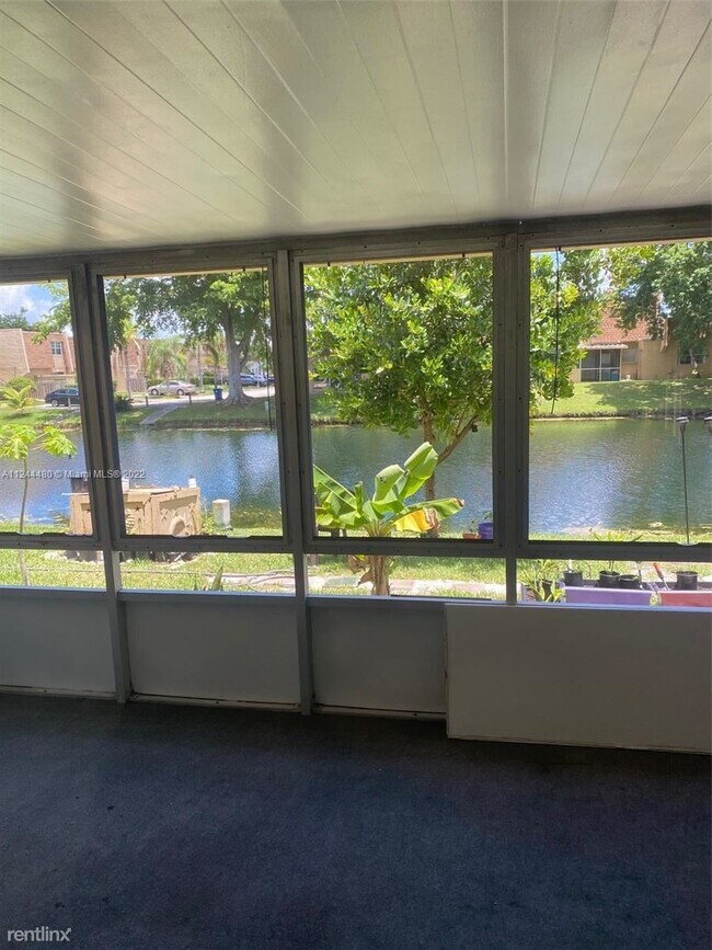 Foto del edificio - 3 br, 2.5 bath Townhome - 3641 NW 95th Ter