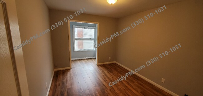 Foto del edificio - 846 Minota Ave