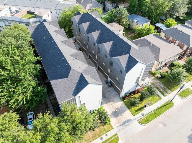 Foto del edificio - 6028 Lewis St