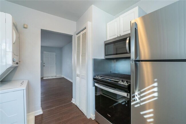 Foto del edificio - 560 Winton Terrace NE