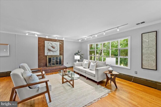 Foto del edificio - 3035 Hazelton St