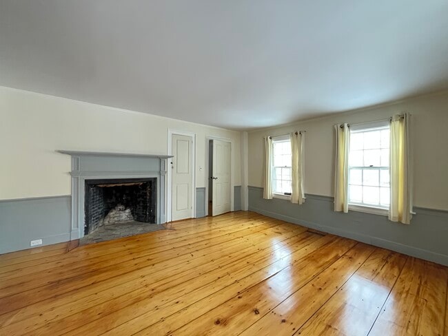 Building Photo - 410 Cider Hill Rd