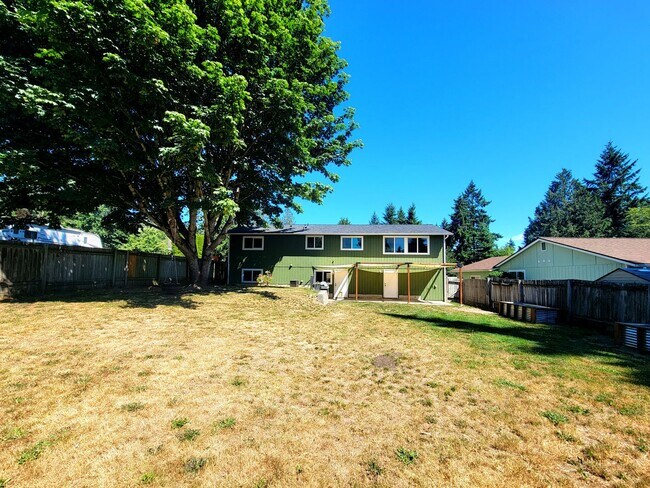 Building Photo - Bright and Spacious 4 bedroom in Port Orch...