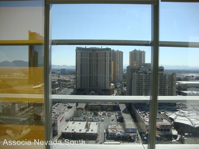 Building Photo - 3722-3726 S Las Vegas Blvd
