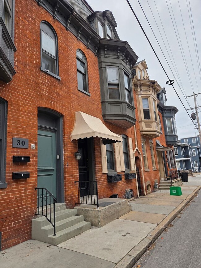 Building Photo - 28 S Hartley St