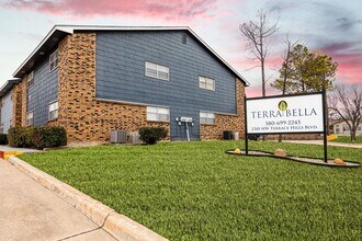 Building Photo - 2310 NW Terrace Hills Blvd