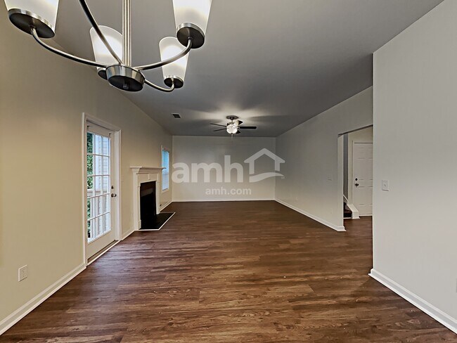 Foto del edificio - 303 Millpond Pkwy
