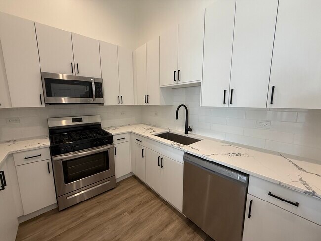 Foto del edificio - 4735 N Artesian Ave