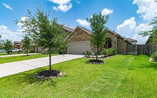 Building Photo - 24015 Shumard Grove Ln