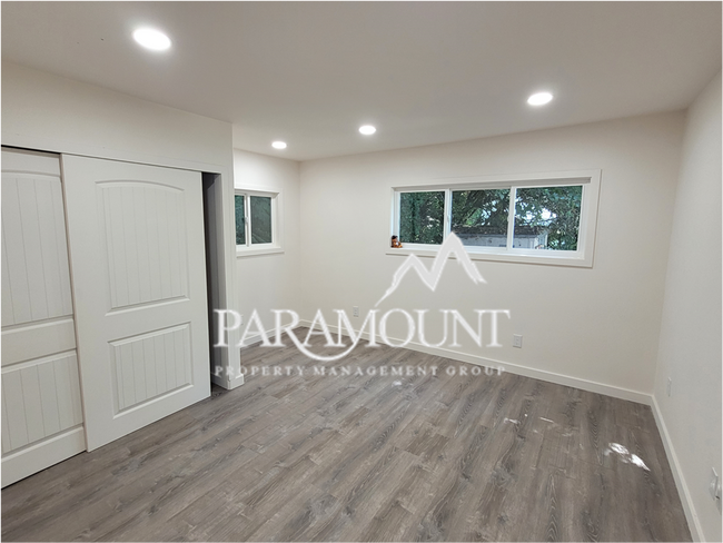 Foto del edificio - Remodeled 2 Bedroom with Water View!
