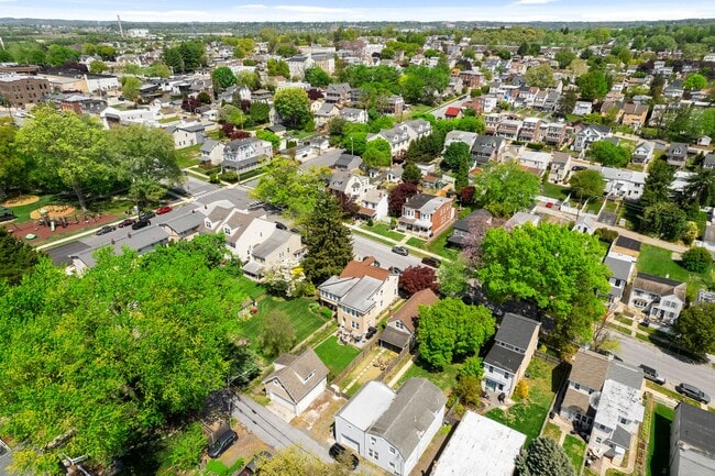 Building Photo - Charming Conshohocken Home | 2 Beds, 2 Baths, Finished Basement, Wine Cellar & 2 Parking Spaces