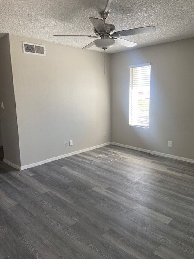 Tides On East Broadway Apartments 1865 E Broadway Rd Tempe, AZ