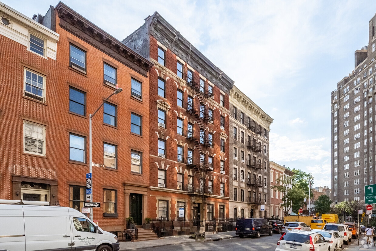 East Corner - 160 Waverly Pl
