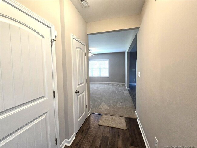 Foto del edificio - 1735 Cherrypoint Dr