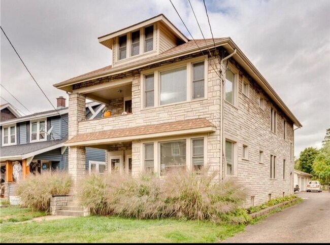Building Photo - 1215 19th St NW