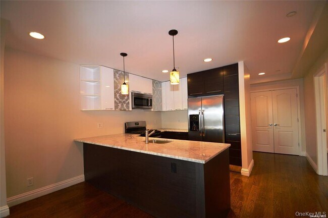 Foto del edificio - 69-14 41st Ave