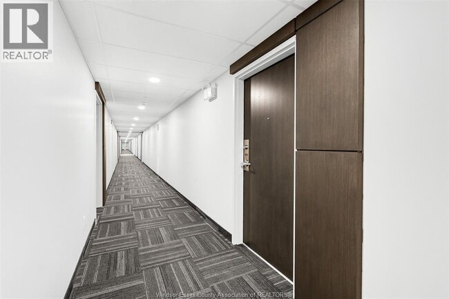 Photo du bâtiment - 2600 Sandwich W Pkwy