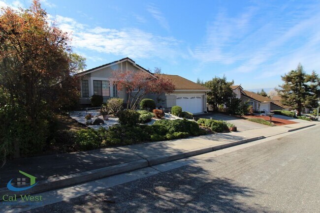 Foto del edificio - 3422 Gradell Pl