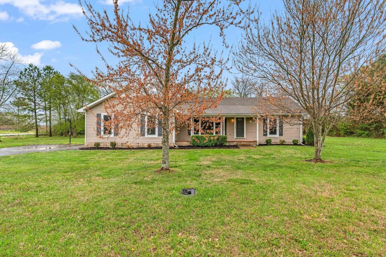 Foto principal - Murfreesboro Main Level Living with Spacio...