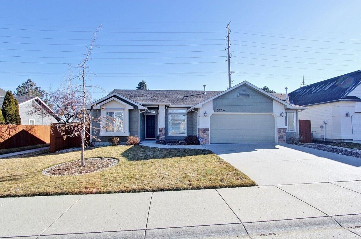 Primary Photo - Immaculate Single-Level Home