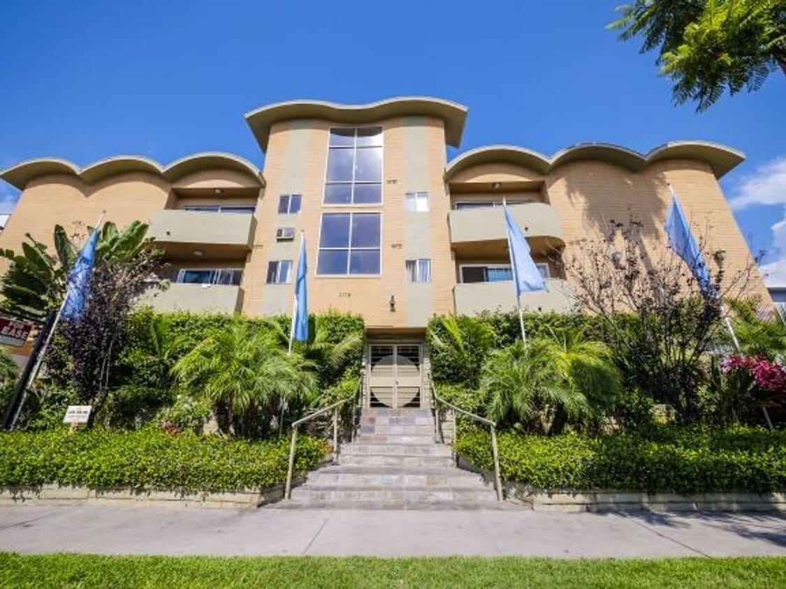 Primary Photo - 1179 Crenshaw Blvd