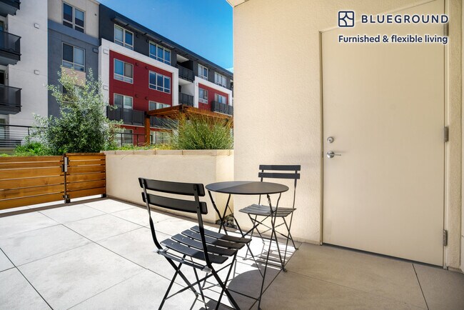 Foto del edificio - 1650 S Delaware St