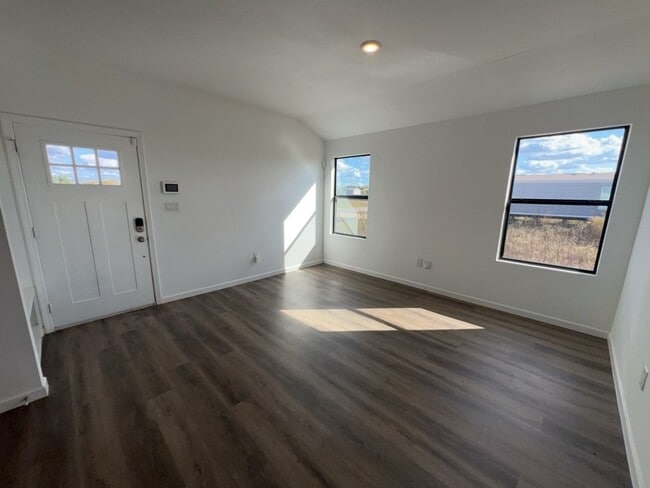 Building Photo - 695 Rd 5707