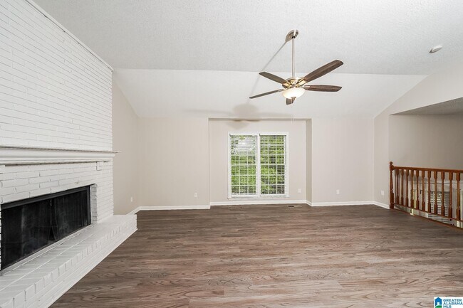 Foto del edificio - 1704 Native Dancer Dr