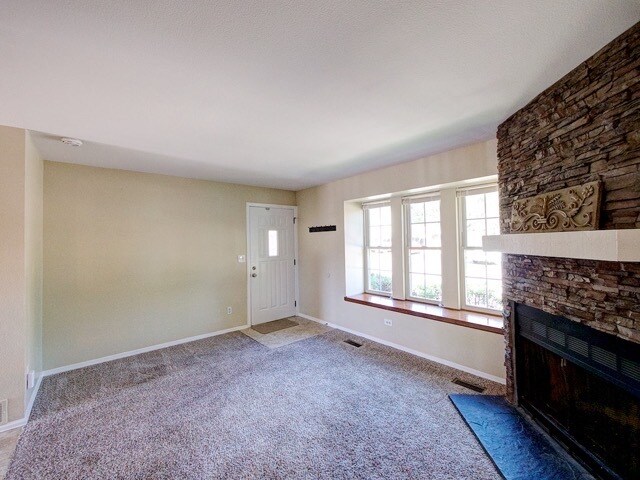 Building Photo - 6814 Ravencrest Dr