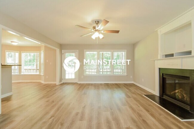 Foto del edificio - 4 Bedroom Pet-Friendly Home in ANGIER, NC ...