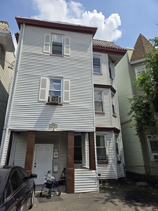 Building Photo - 142 Johnson Ave