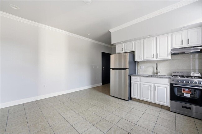 Building Photo - 3-5 Potter Pl