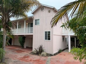Building Photo - 6564 Del Playa Dr