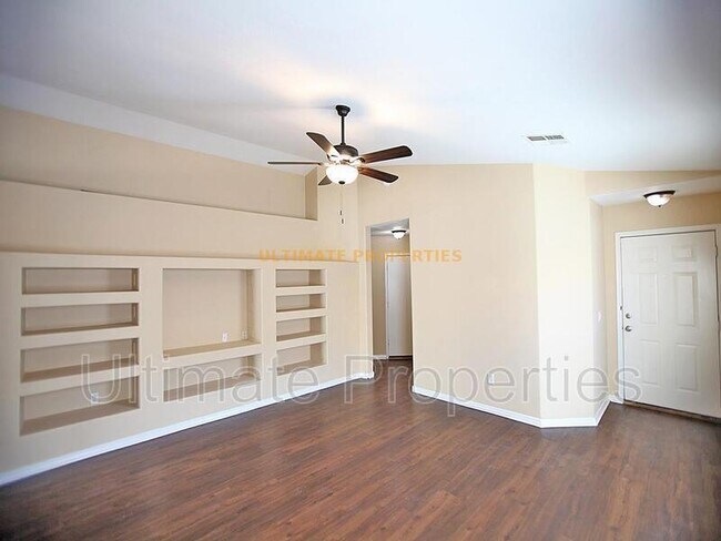 Building Photo - 2536 W Carter Rd