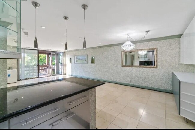 Foto del edificio - 7742 Redlands St