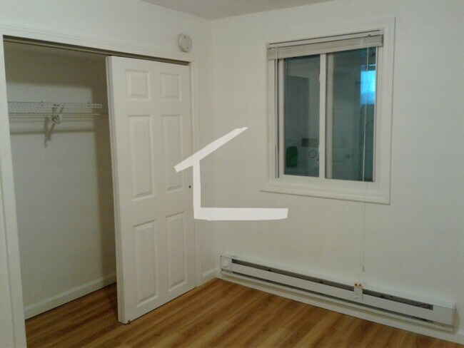 Foto del edificio - Prime BC Location. Entire House for Rent, Deck, Laundry, Parking