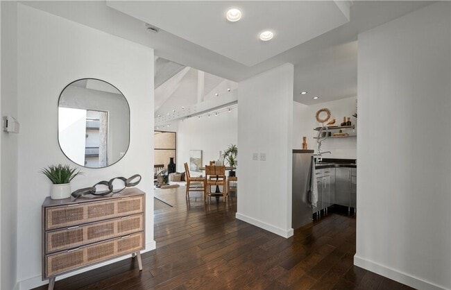 Foto del edificio - 5226 Marina Pacifica Dr S