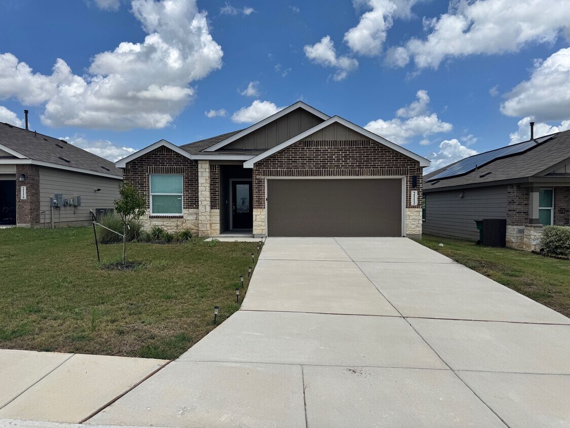 Foto principal - Modern & Newly Built 3/2/2 Home in New Bra...