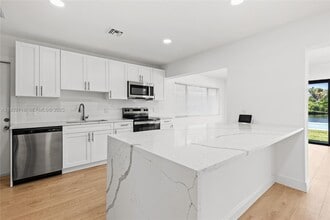 Building Photo - 317 N 31st Ave