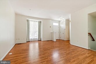 Building Photo - 2519 Dog Leg Ct