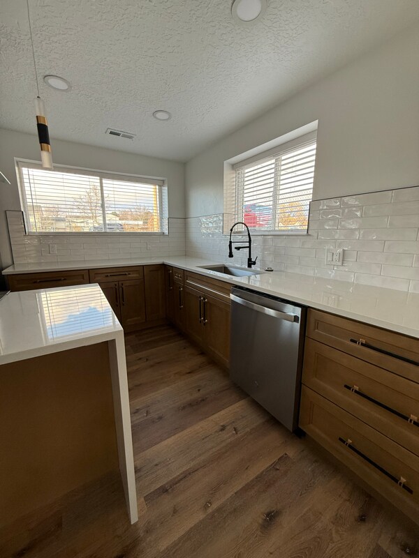 Foto del edificio - 1546 E 700 S