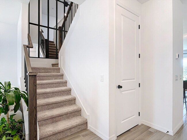 Foto del edificio - Spacious 5-Bedroom Home in Sterling Pointe...