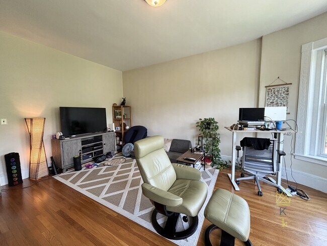 Foto del edificio - 1477 Beacon St