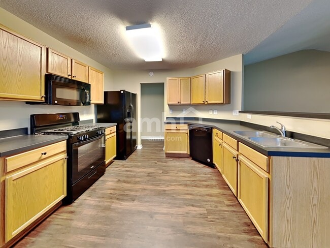 Building Photo - 114 Ridge Lake Dr