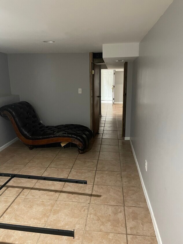 Building Photo - 4545 N Lawndale Ave