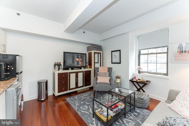 Foto del edificio - 219 S 18th St