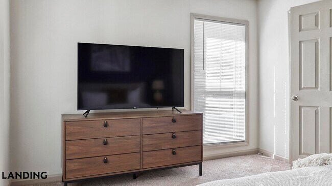 Foto del edificio - 100 Calibre Creek Pkwy